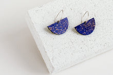 Load image into Gallery viewer, Boat Earring Indigo Fleck