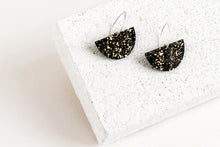 Load image into Gallery viewer, Boat Earring Black Fleck